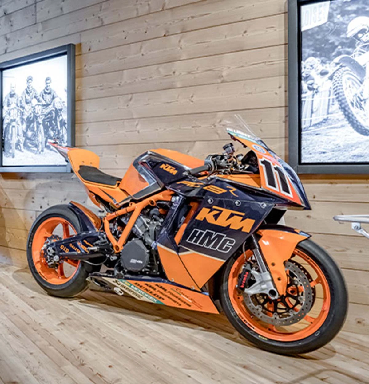 KTM Motohall – echtes Motorradfeeling KTM Motohall – real motorcycle feeling
